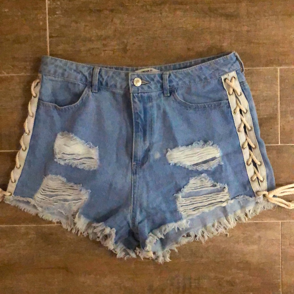 Sexy Jean Highwaisted Shorts with Side open